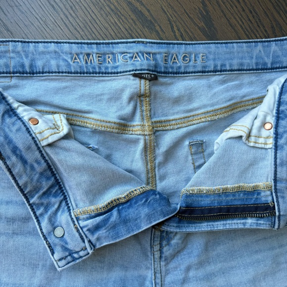 Preowned - American Eagle Flex+ Athletic Fit Light Wash. 36x32 - Picture 2 of 8